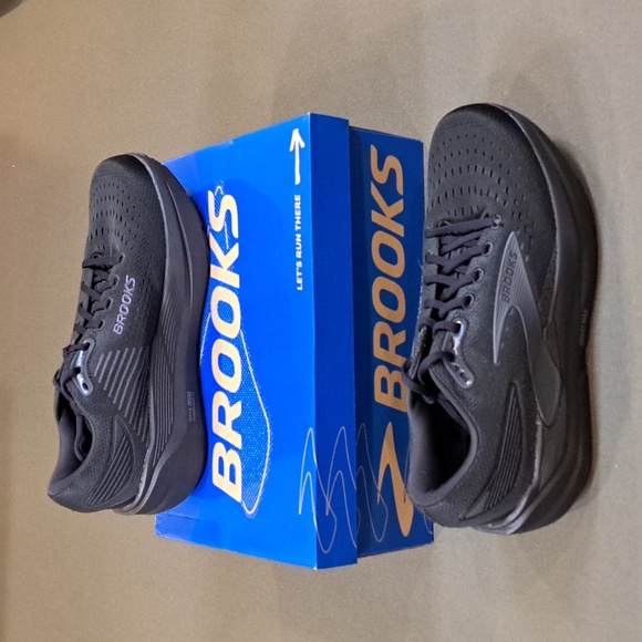 Brooks Other - Brooks Ghost Max 3 - Color: Black - Size: Men 12